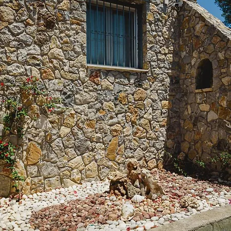 Angelos Kır Evi *